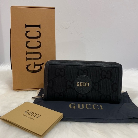 Gucci Handbags - GUCCI Off The Grid Zippy Wallet